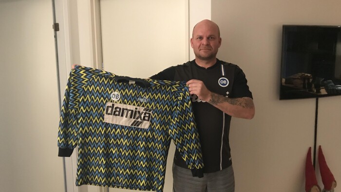 sælger Lars Høgh-trøje for 51.000 kroner: Går til kampen | Nyheder | DR