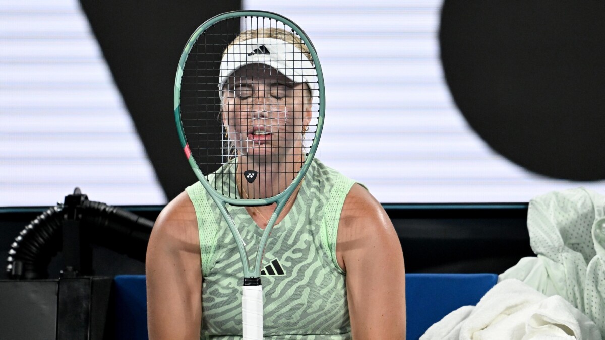 Clara Tauson er ude af Australian Open efter en hård kamp.