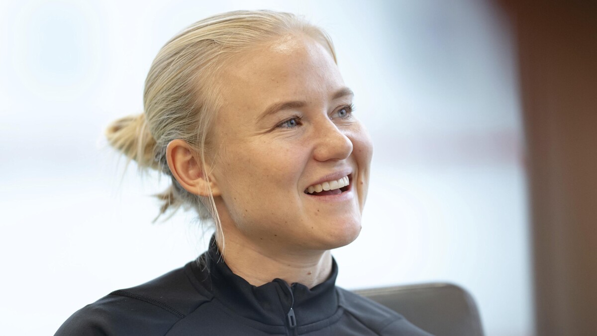 Pernille Harder overvejer at vende tilbage til sin barndoms fodboldklub.