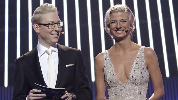 Uden for Vestlig Lagring Louise Wolff: Piger vil giftes i min frække Grand Prix-kjole | Melodi Grand  Prix | DR