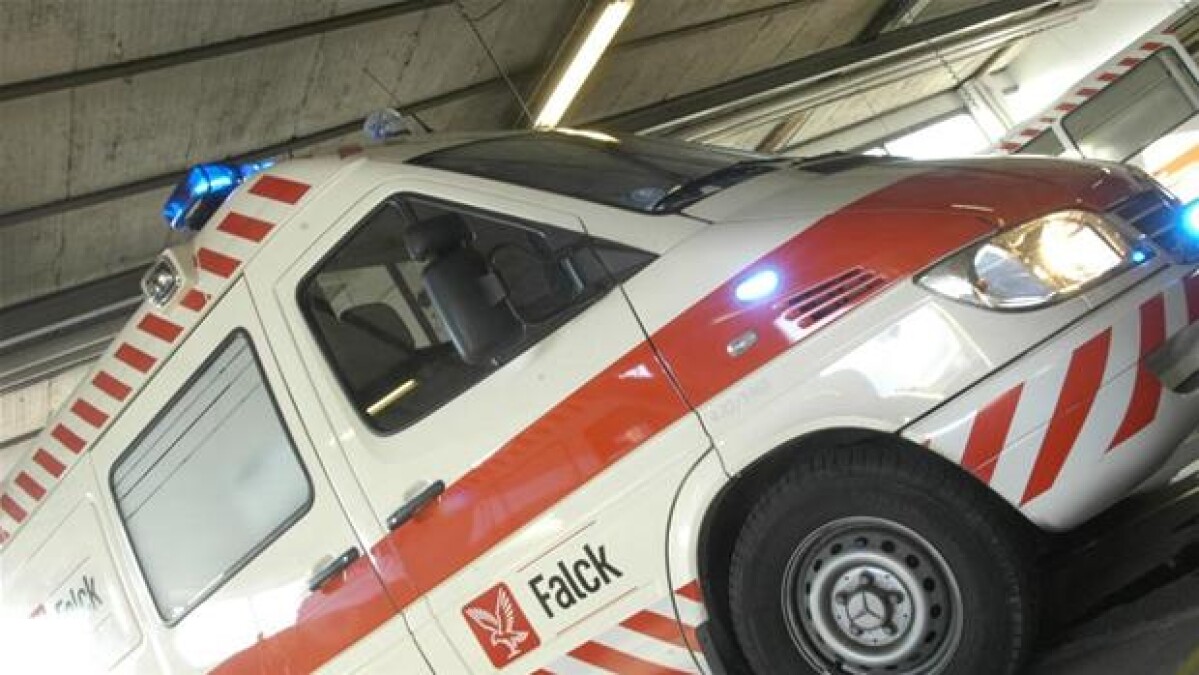 Hollandsk firma ambulancekørsel fra Falck | Syd- og | DR