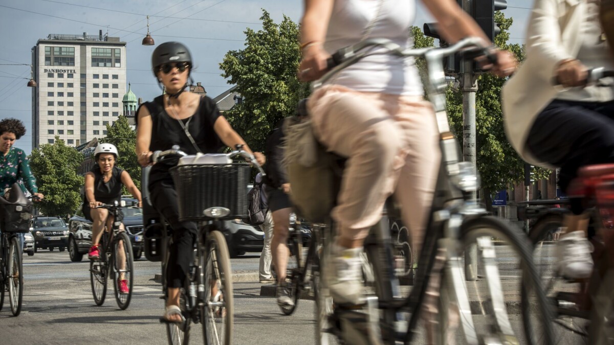 Trække ud symbol Mere Tips, tricks og færdselsregler: København sender folder på gaden til usikre  cykelturister | København | DR