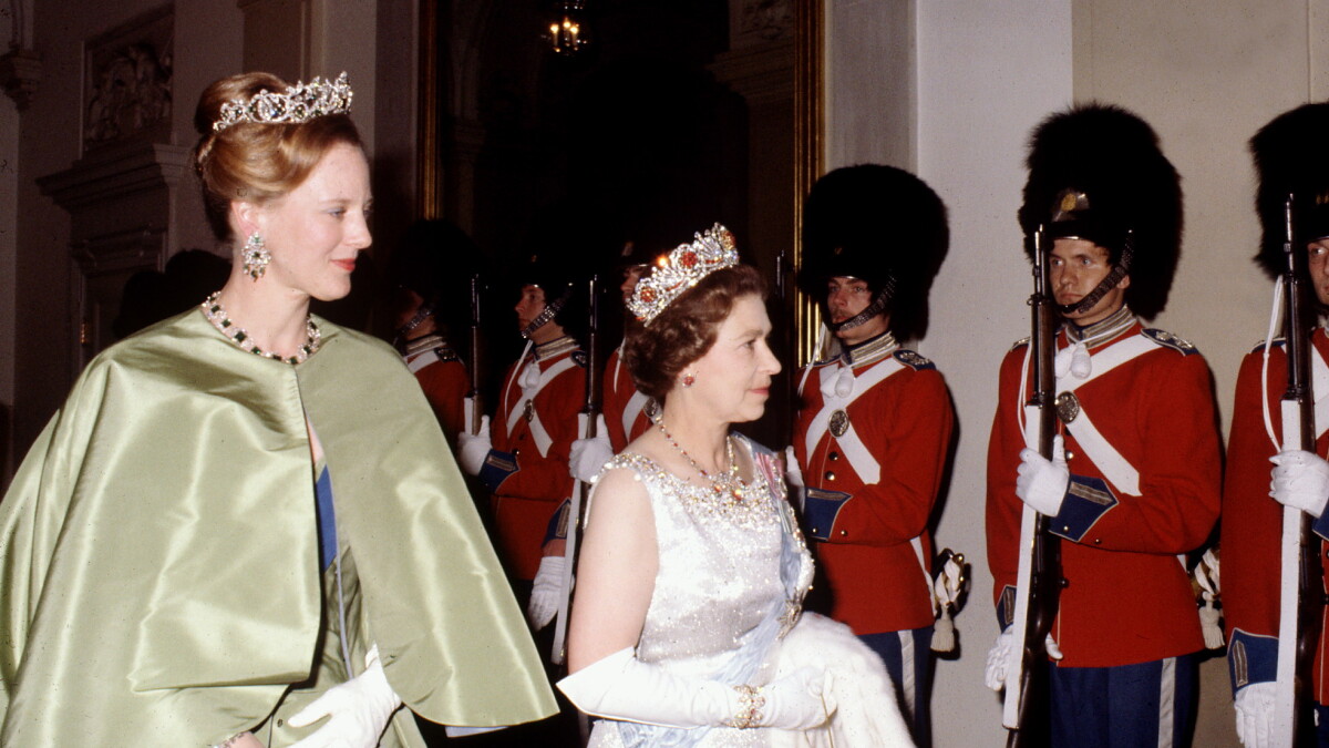 Dronning Margrethes regeringsjubilæum bliver gennemført med ændringer efter dronning død | Nyheder | DR