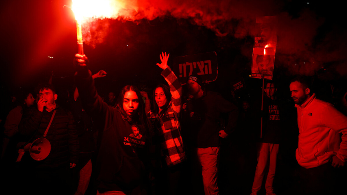 Utilfredse demonstranter indtager gaderne i Tel Aviv efter Hamas-udmelding   