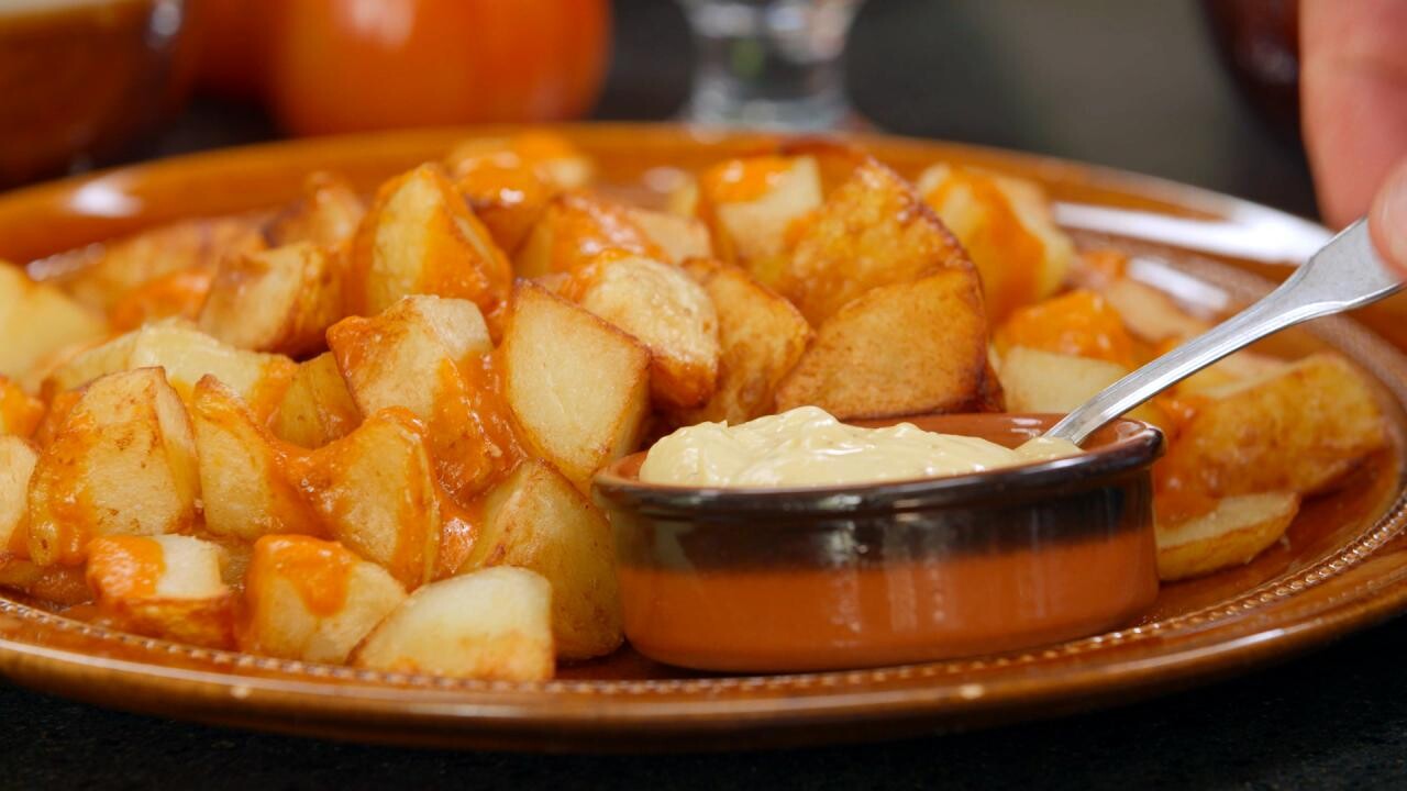 Patatas bravas tapas opskrift Spise med Price Mad DR
