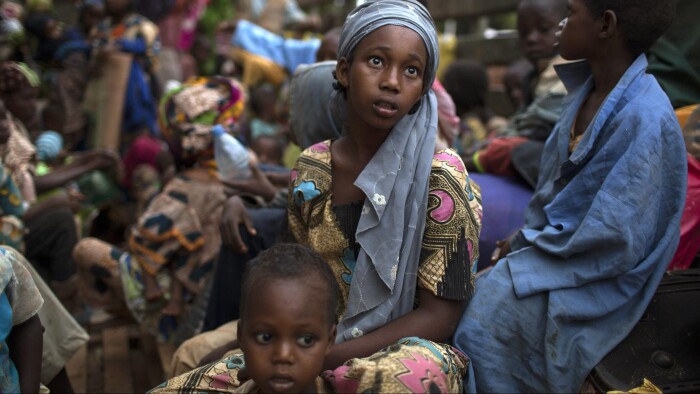 Den Glemte Konflikt I Afrika En Krig Med Macheter Og Primitive V ben 