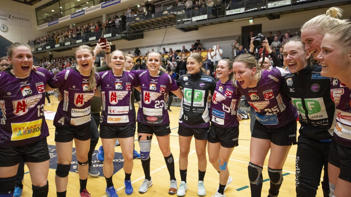 Herning Ikast Er Klar Til Dm Finalen Fuldender Odenses Kollaps Kvindeligaen Dr 