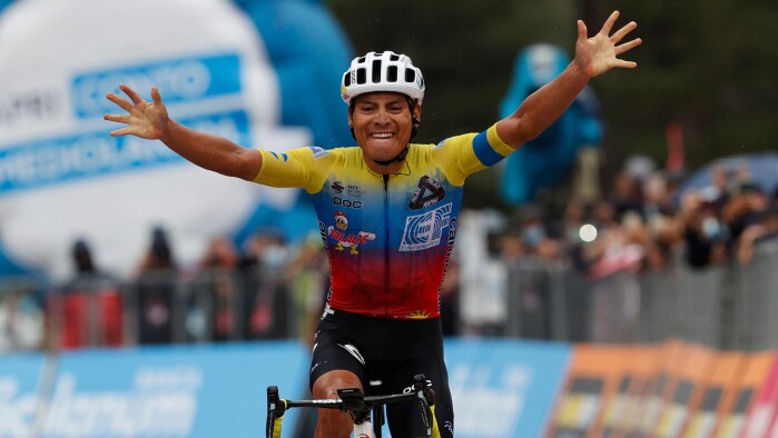 Ecuadorianer triumferer i soloridt i Giroen. Fuglsang distancerer flere ...