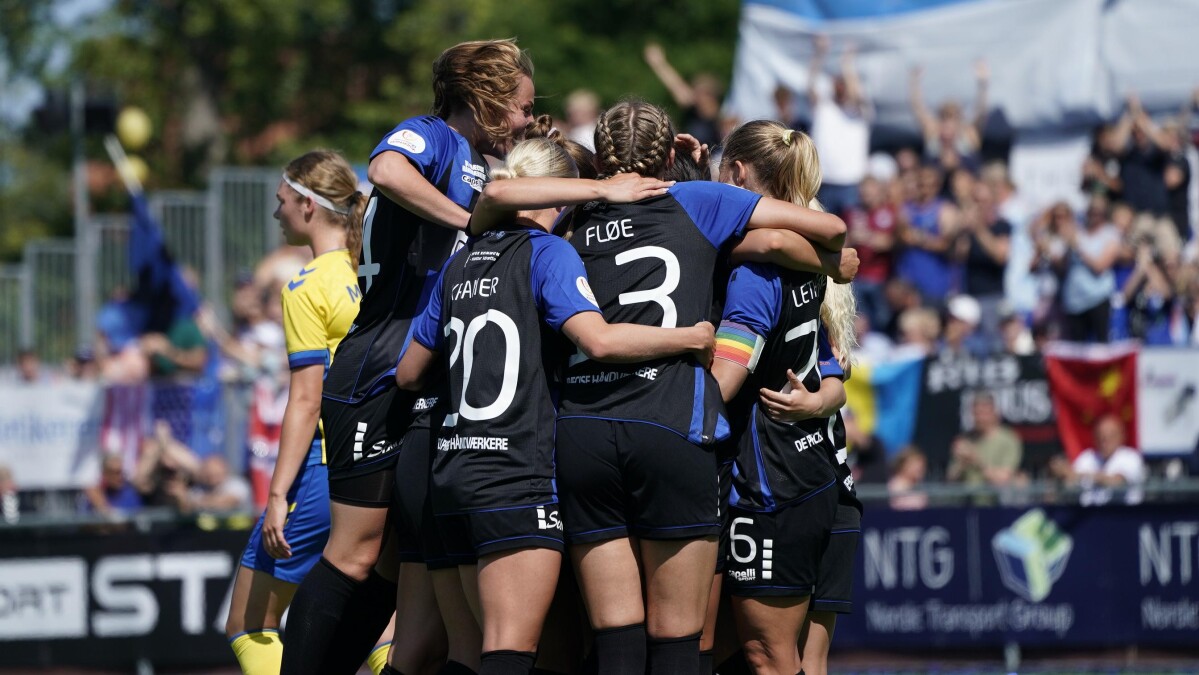 Ny Dansk Tilskuerrekord På Lægterne Da Hb Køge Sikrede Sig Et Hattrick Af Guld Kvindeligaen Dr 