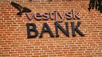 Vestjysk Bank Sluger To Banker | Penge | DR