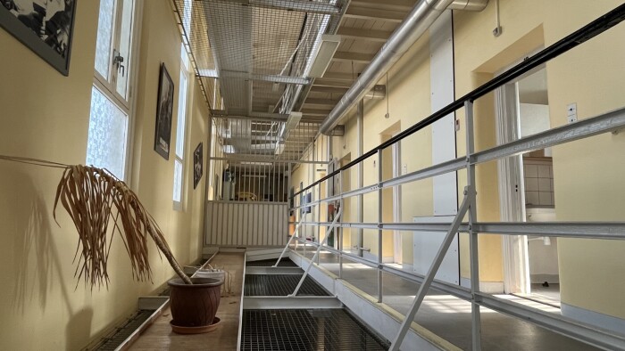 Kriminelle skal vænne sig til en hverdag udenfor i et nyt fængsel på ...