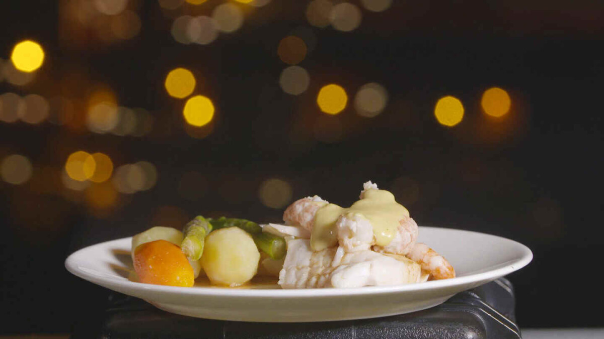 Prinsefisk torsk og jomfruhummer med grønt Få opskriften her I Brdr